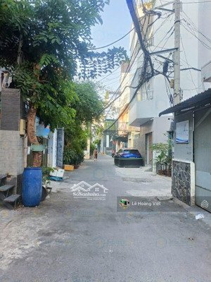 nhà xe hơi nguyễn văn công - sát sân bay hơn 5 tỷ - 3 phòng ngủ