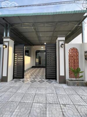 BÁN NHÀ CẤP 4 (5X20M2) - GẦN NGAY CHỢ CẦU XÁNG BÌNH CHÁNH !