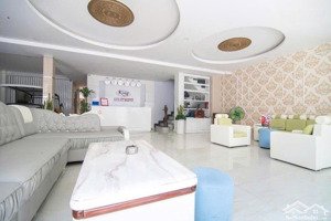 chủ nhà thiếu dòng tiền cần bán nhanh tòa nhà đang thu đều 150 triệu/tháng