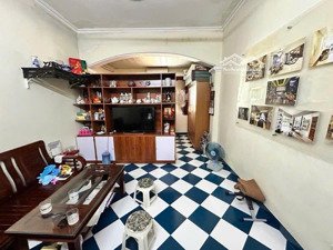 tin khẩn! tầng 2 - tập thể tô hiệu - 53m2 - 3,42 tỷ - ôtô đỗ cửa - tiện ích ngập tràn