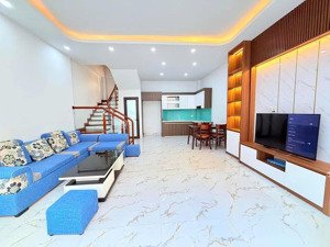 đh đại nam- xe tải dừng,đỗ trước nhà. 30m2/4 tầng/ sổ nở hậu, ngõ nhà nước, thông các ngả. hơn 4 tỷ