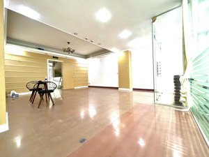 cho thuê mặt bằng trệt + lầu 50m2 đến 130m2 ngang 6m ở khánh hội quận 4 giá chỉ 25 tr/th