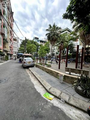 Cần bán nhà ngõ 124 Hoàng Ngân - Mặt công viên sân chơi - Giá đầu tư.