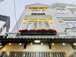 cần bán sản phẩm nhà giá tốt đường trương quốc dung, p8, pn- giá 4,26 tỷ/ 61,6m2(4,4x14)- 2 lầu- ss