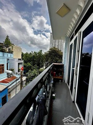 8,7 tỷ căn góc 4 tầng, đường xe 16 chỗ ngủ trong nhà, ngay nguyễn duy trinh q2 đoạn homyland