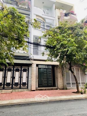 bán nhà ngay parc mall tạ quang bửu đường 24m kinh doanh 4tầng 72m2 ôtô ngủ trong nhà giá 12.9tỉ