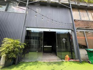 em quân! cho thuê mbkd 170m2 khu phức hợp gồm 1 trệt 1 lửng tại thảo điền q2, kinh doanh tự do!