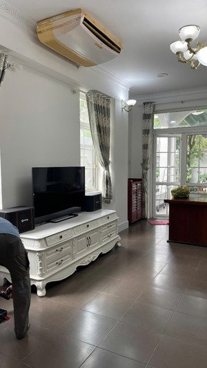 bán gấp biệt thự ngay liên phường ,giá 22.5 tỷ