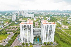 em cần cho thuê căn hộ hausneo,ngay vòng xoay liên phường,quận 9 cũ.2 pn và 2 vệ sinh full nội thất