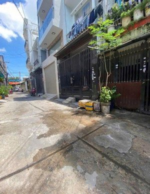 hẻm oto 5m - 4m x 15m - đúc 4 tầng btct - ngay bình trị đông - lê văn quới