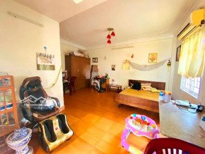 nhà bán ngõ 27 võ chí công, ngõ ba gác rộng hơn 2m lô góc 2 mặt ngõ, 5 tầng thoáng, 36m2 - 200tr/m