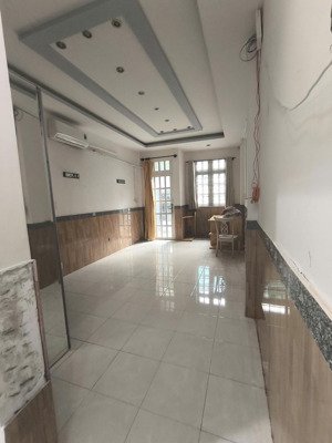 chính chủ cho thuê phòng ban full nội thất có máy giặt riêng khu sân bay tân bình