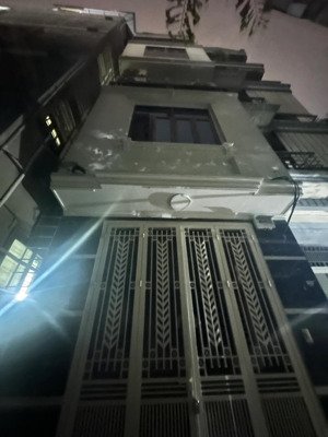 bán nhà riêng 46,5m2 . 5 tầng - trung kính - trung hoà -cầu giây hà nôi full nội thất , đủ các công