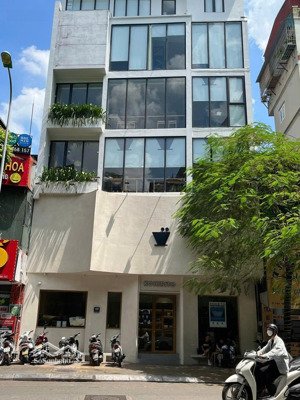 cho thuê nhà mặt phố xuân thủy, dtsd 900m2, mặt tiền 7m, đầy đủ pccc có thể nhận ngay nhà