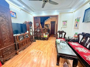 bác tuyến cần bán nhà lên chung cư ở - nhà lạc long quân - ngõ nông - ô tô đỗ cửa - 31m - 9,2 tỷ