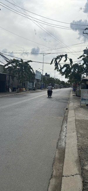 chính chủ bán đất gần chợ khu công nghiệp mỹ hạnh nam, đức hòa, long an - dt235m2 - đường nhựa 6m