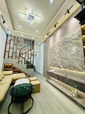 bán nhà an dương vương 45/90m² x 4 tầng cách cầu nhật tân vài bước, giá ưu đãi 7.3 tỷ