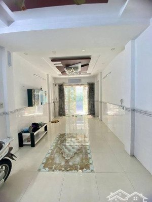 nhà đẹp đường xe hơi thông bà hom 4x17m nở hậu 4,8m 3 tầng - gần chợ phú lâm