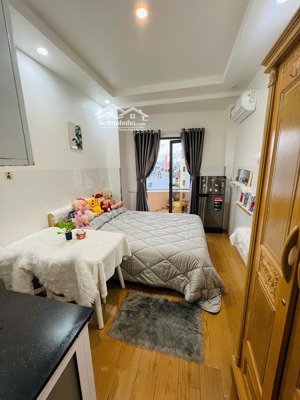 chính chủ cho thuê căn hộ studio ban công tại quận 4 full nội thất vị trí trung tâm