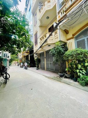 hiếm và cục hiếm nhà bán mặt phố nguyễn công hoan 60m. x 4 tầng, giá 29 ( thương lượng)