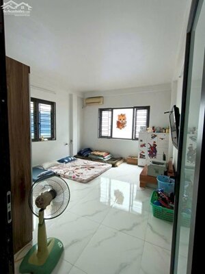 Bán căn nhà 3 tầng độc lập trong khu PL Hồ Đá, Sở Dầu- Giá 3,3 tỷ