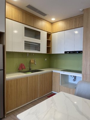 cần bán căn 3 ngủ toà sp skyoasis hướng tây nam thoáng mát giá 4.5 tỷ bao thuế phí