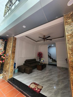 pháo đài láng - 6 tầng thang máy nhà mới kính kong - chỉ 8.75 tỷ