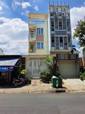nhà quốc hương 3 lầu giá 30 triệu