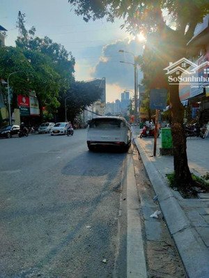 cho thuê biệt thự khu ngoại giao đoàn xuân đỉnh 250m2, 4 tầng đủ đồ giá 90tr/ tháng