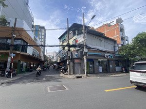 cho thuê nhà bình thạnh ngay hutech hàng xanh - góc 2 mặt tiền - 10x15m - cho cải tạo chdv