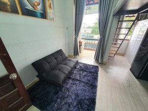 cho thuê phòng trọ có gác ban công siêu thoáng gần v.xoay dân chủ,đh bách khoa,huflit,kinh tế (ueh)