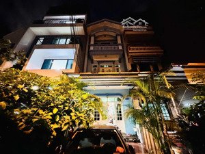 50m ra hồ bồ đề căn nhà đẹp của mẹ giờ đổi lấy một cơ hội thứ hai cho con