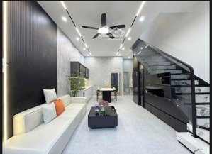 nhà kiệt ô tô cù chính lan - thanh khê -đà nẵng. dt đất: 50 m2 - ngang 4,8 m . gồm 3 tầng 3 phòng