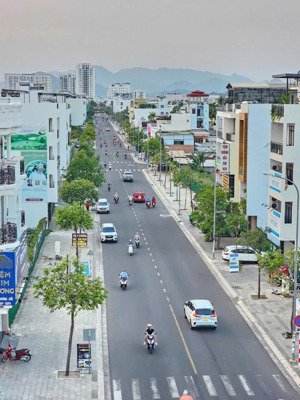 lô cặp sth15 mặt tiền thích quảng đức. ngay vòng xoay lạc an kđt hà quang 1 kinh doanh tốt nhất