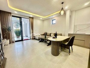 bán nhà 5 tầng đường hùng vương trung tâm nha trang đối diện chợ đêm, vài bước ra biển 26 tỷ