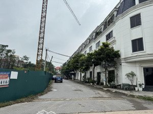 bán nhà liền kề khu vci chùa hà. 75m2. có sổ đỏ đối diện chung cư