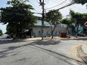 em chính chủ bán nhanh góc 2 mặt tiền phùng hưng và dũng sỹ thanh khê. trục 10m5 thông thẳng biển