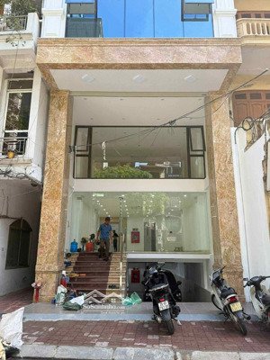 bán tòa văn phòng mặt phố vương thừa vũ,100m 8 tầng giá 58 tỷ,đầy đủ hoàn công pccc,hiếm