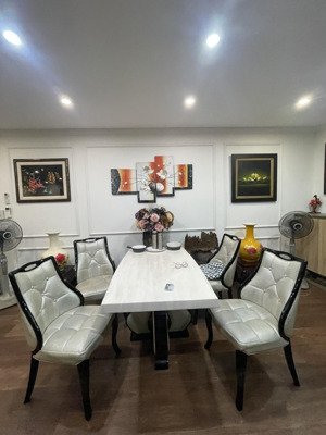 chính chủ bán căn sân vườn 142m2, 3 ngủ tại imperia garden, tòa c, ban công tb, full đồ, sổ đỏ