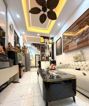 bán gấp nhà phú lương lô góc 3 mặt thoáng. cách ủy ban và trạm y tế ,trường chợ sát nhà.