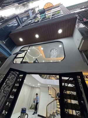 bán nhà riêng 35m2 6,2 tỷ, vợ chồng chuyển chỗ ở mới cần nhượng lại