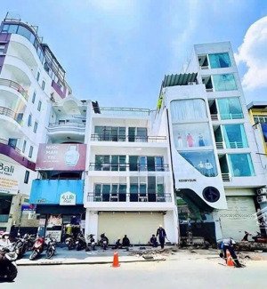 bán tòa nhà góc 2 mt đường thương hiệu quận 3 dt 12.5x16m - hđt: 220 triệu/tháng 5 lầu - giá: 45 tỷ