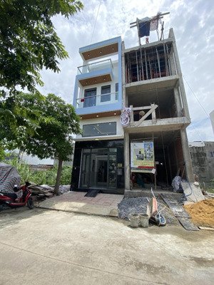 bán nhà 1 trệt lửng 2 lầu, đường thạnh lộc 28, đường mới 12m, nhà mới tinh