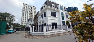 cho thuê biệt thự ở đại mỗ, nam từ liêm, hà nội. dt 230m2x3 tầng, mt 30m, nhà đẹp. giá 35 triệu