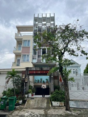 bán nhà mt quốc hương, thảo điền, dt 6x20m, hầm+ 4 tầng, hđt 180tr/tháng, giá 25 tỷ