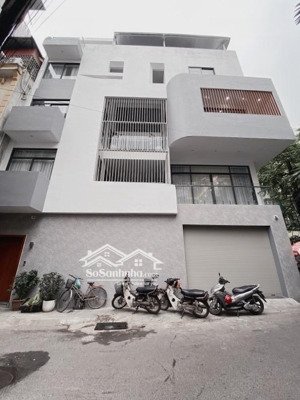 bán nhà phân lô phố hoàng cầu 100m-57 tỷ 12m mặt tiền lô góc oto tránh.