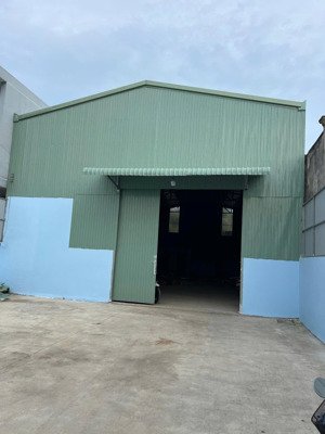 cho thuê kho mới xây dựng diện tích 350m2 giá chỉ 22tr phù hợp đa ngành nghề