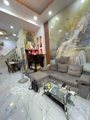 nhà mới đẹp -vào ở ngay - ngay vòng xoay lê đại hành - 4 tỷ xíu