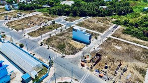 cần bán lô đất tđc ngọc hiệp giá tốt nhất thị trường. 38tr/m2.
diện tích :92,3m2 .ngang 4m.