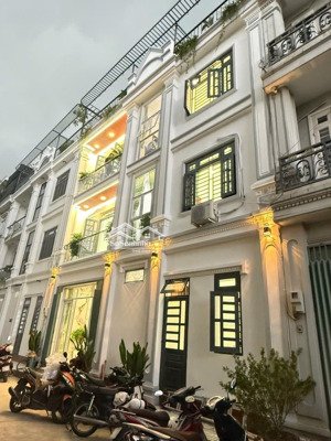 nhà ngang 10.5m đẹp !! thạnh lộc 37 ( 1 trệt 2 lầu ) 10.5m x 5m quận 12